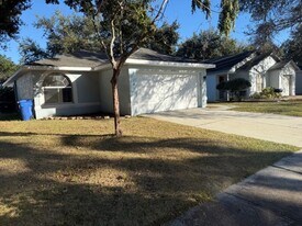 1408 Mohrlake Dr in Brandon, FL - Building Photo