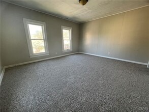 221 N Broad St in Oneida, NY - Building Photo - Building Photo