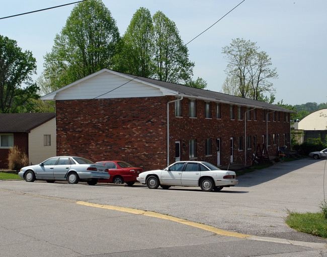 Jenny Lynn Apartments in Hurricane, WV - Building Photo - Building Photo