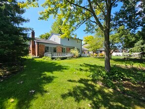 44180 Richmond Ct in Canton Township, MI - Building Photo - Building Photo