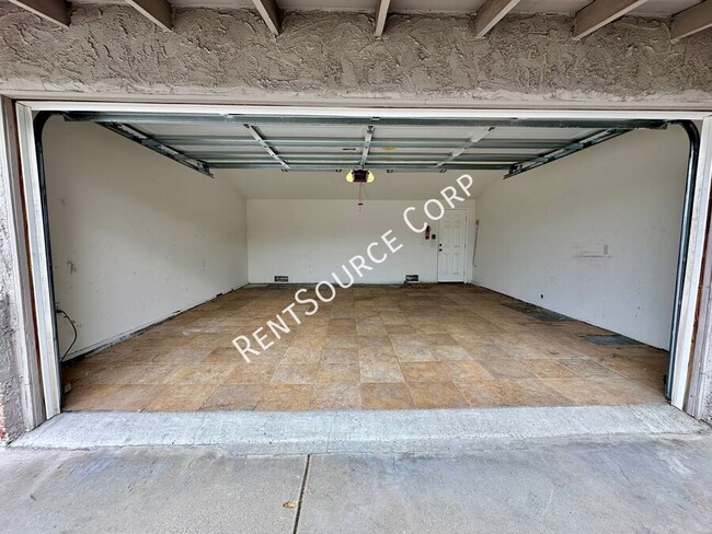 27534 Orsini Ave in Santa Clarita, CA - Building Photo - Building Photo