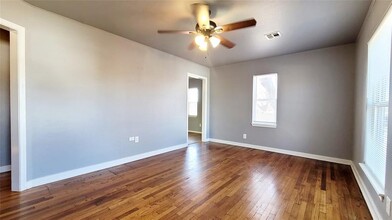 300 E Kittyhawk Dr in Midwest City, OK - Building Photo - Building Photo