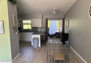 102 Villaway in Sebring, FL - Building Photo - Building Photo