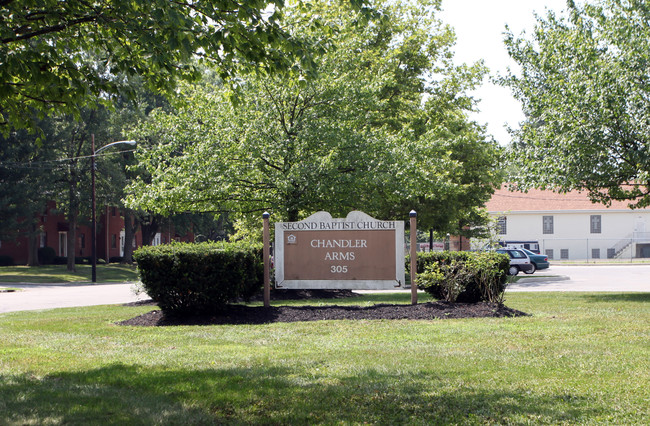 Chandler Arms Apartments in Columbus, OH - Foto de edificio - Building Photo