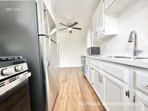 14639 Calvert St, Unit 9 in Los Angeles, CA - Foto de edificio - Building Photo