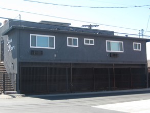 8611 S 5th Ave in Inglewood, CA - Building Photo - Building Photo