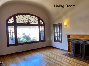 948 N Howard St in Glendale, CA - Foto de edificio - Building Photo