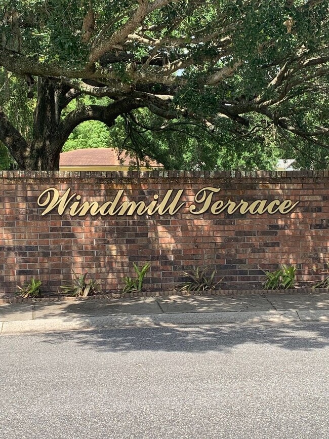 5848 Windmill Ct in Belle Isle, FL - Building Photo - Building Photo