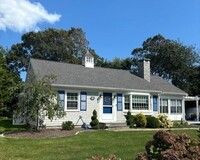 18 Lyndale Rd in Yarmouth, MA - Foto de edificio - Building Photo