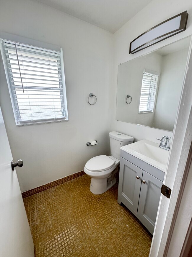 22715 SW 66th Ave in Boca Raton, FL - Foto de edificio - Building Photo