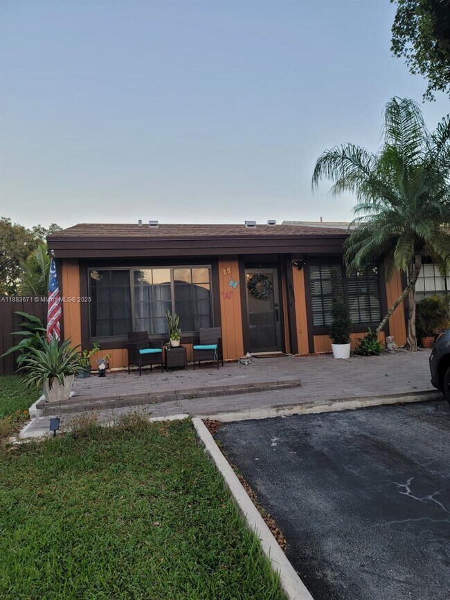 1881 Phoenix Ave in Pembroke Pines, FL - Building Photo - Building Photo