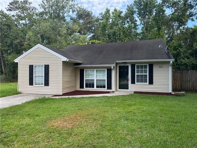 426 Piercefield Dr in Richmond Hill, GA - Building Photo - Building Photo