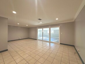 5306 W Henderson Pl in Santa Ana, CA - Building Photo - Building Photo