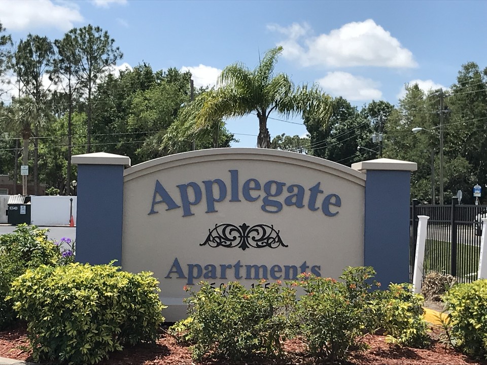 Applegate Apartments in Sarasota, FL - Building Photo