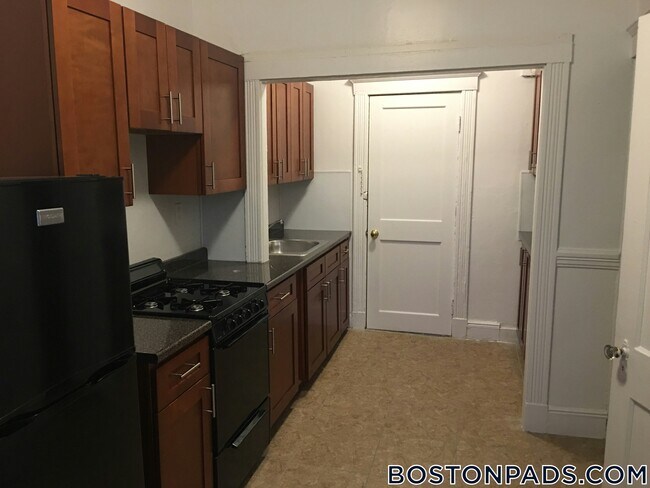 8 Vinal St