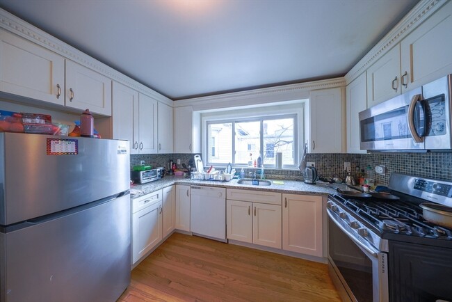 370 Prospect St, Unit 2 in Cambridge, MA - Foto de edificio - Building Photo