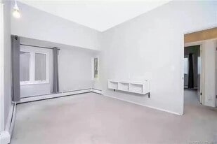 7 Staunton Ct in Farmington, CT - Building Photo