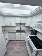 6111 2nd St E, Unit 18 in St Pete Beach, FL - Building Photo - Building Photo