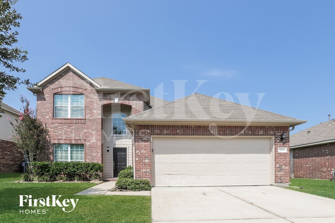 28911 Hidden Lake Ct in Magnolia, TX - Building Photo