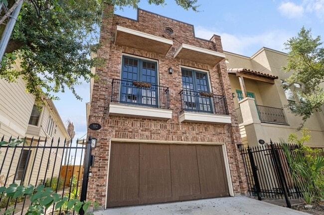 property at 702 E 6 1/2 St