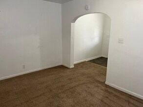 326 Lafayette Ave in Lebanon, IN - Foto de edificio - Building Photo