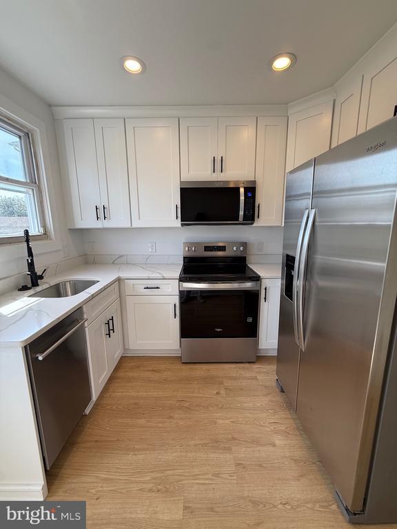property at 2125 Oakland Rd