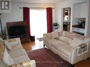 14 Forest Valley Rd in Markham, ON - Building Photo - Building Photo