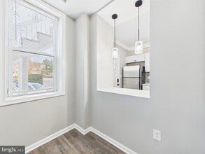 300 W Chesapeake Ave in Towson, MD - Building Photo - Building Photo