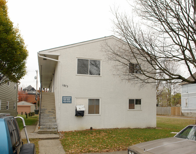 1075 Oak St in Columbus, OH - Building Photo - Building Photo