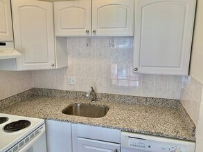 10 Appian Way, Unit 3 in Cambridge, MA - Building Photo - Building Photo