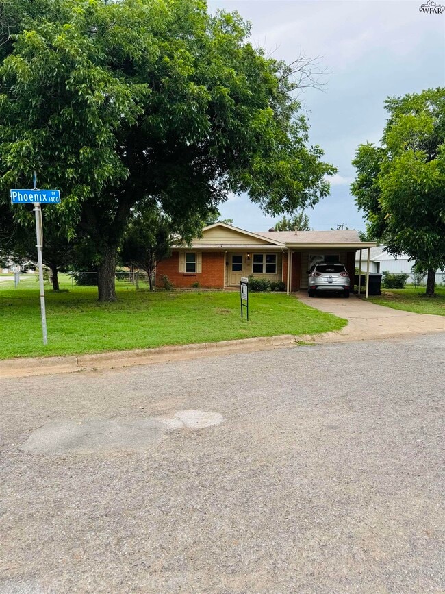 property at 1400 Phoenix Dr