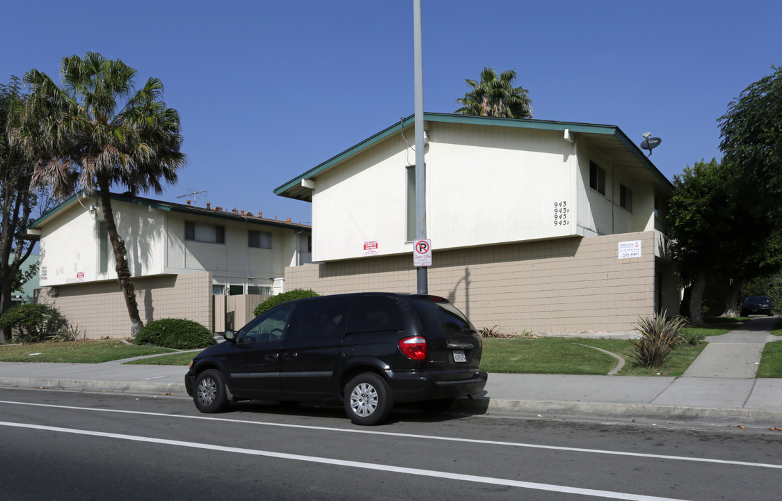 Dorie Miller Manor in Los Angeles, CA - Building Photo