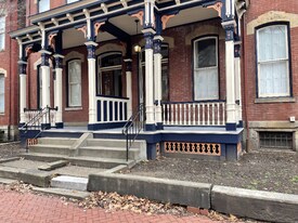 1304 Liverpool St, Unit 2 in Pittsburgh, PA - Building Photo