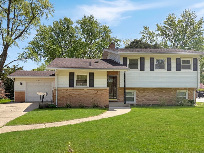 property at 207 S Illinois Dr