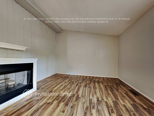 400 N Sharon Amity Rd in Charlotte, NC - Building Photo - Building Photo