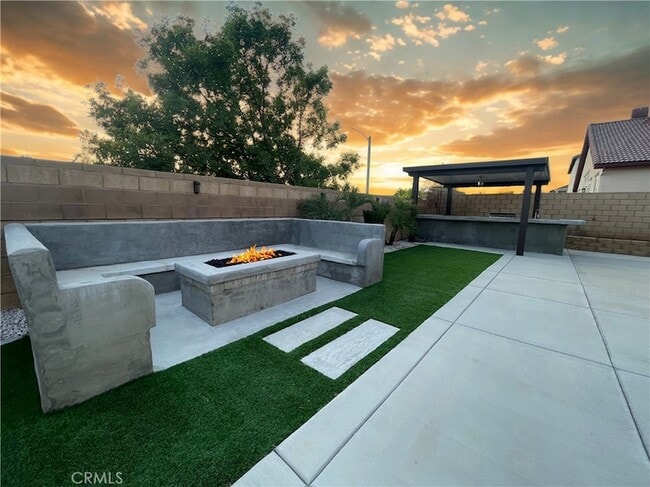 34791 Heritage Oaks Ct in Winchester, CA - Building Photo - Building Photo