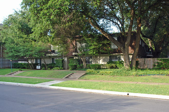 3911 Holland Ave in Dallas, TX - Building Photo - Building Photo