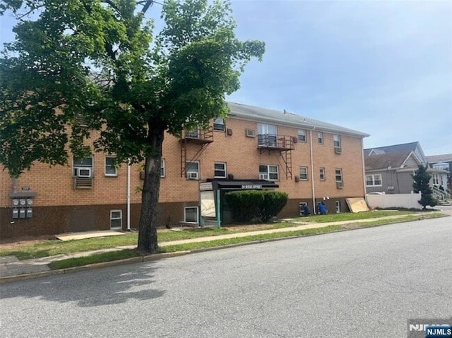 property at 34 Wisse St