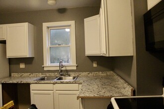 16 Bowling Ln, Unit 16 in Bradford, RI - Building Photo - Building Photo