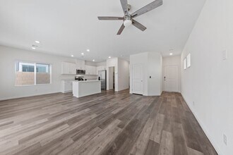 1126 Northern Cardinal Dr in Henderson, NV - Building Photo - Building Photo