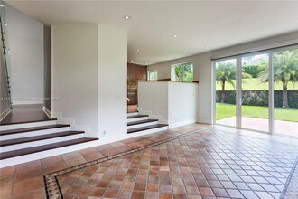 5920 NW 111th Ave in Doral, FL - Building Photo - Building Photo