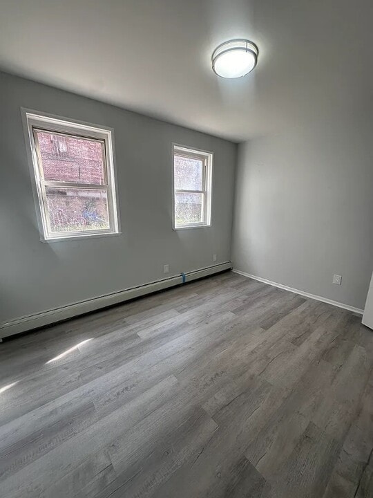 324 Hope Ave in Clifton, NJ - Building Photo