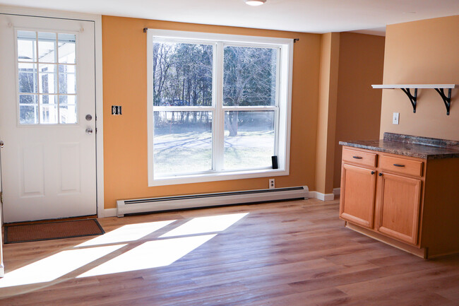 79 Center Rd, Unit 3 in Essex Junction, VT - Building Photo - Building Photo