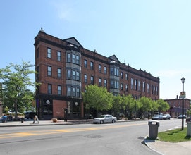 696-712 University Ave in Rochester, NY - Building Photo - Building Photo