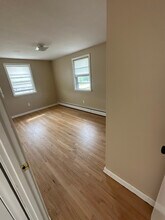 225 Oakland Ave in New Britain, CT - Building Photo - Building Photo