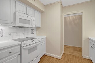 3800 Fairfax Dr, Unit #509 in Arlington, VA - Foto de edificio - Building Photo