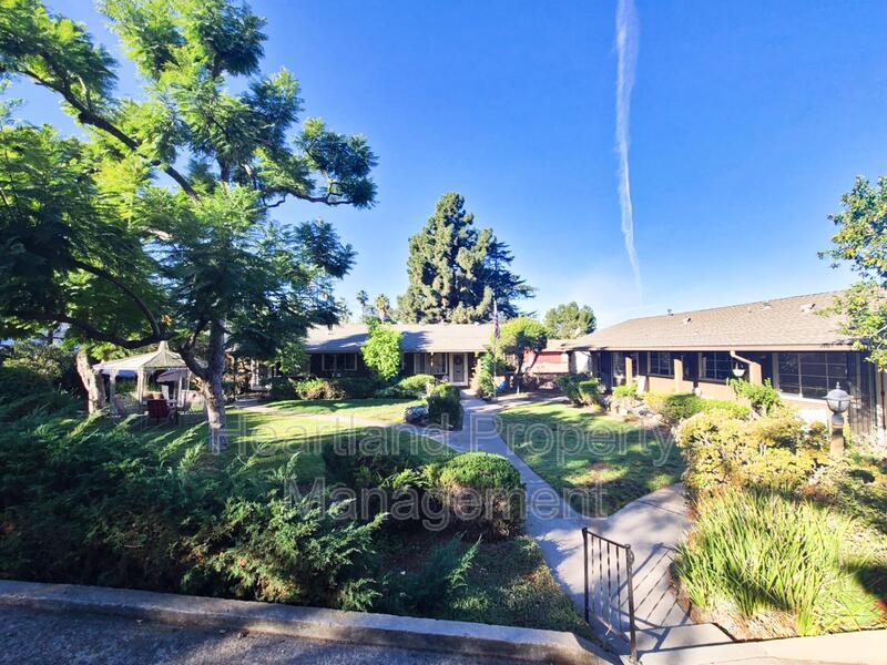 8542 Lemon Ave in La Mesa, CA - Building Photo