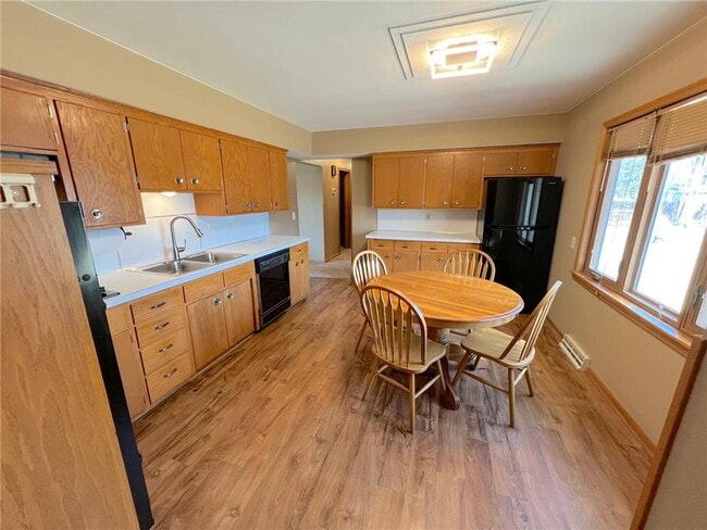 10809 Abbott Ave S in Minneapolis, MN - Building Photo - Building Photo