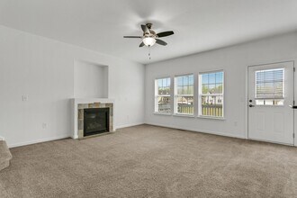 232 Moyock Landing Dr in Moyock, NC - Building Photo - Building Photo