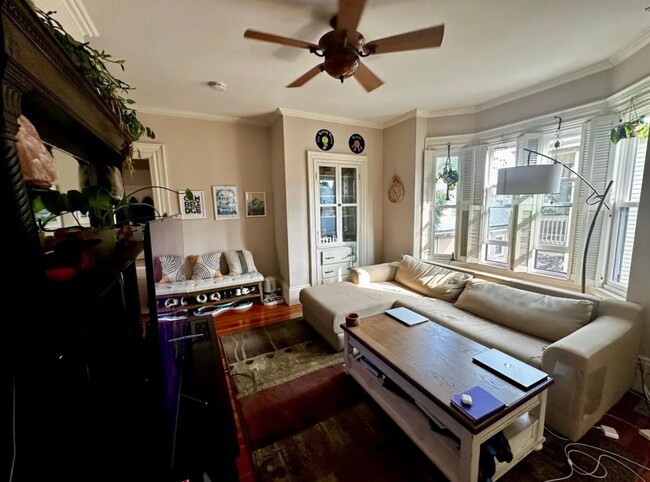 74 Mount Vernon St, Unit 2 in Somerville, MA - Building Photo - Building Photo